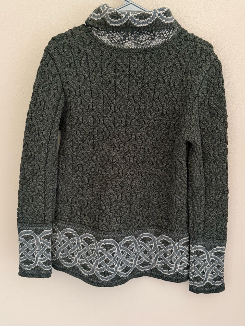 Aran Crafts Women's Ranelagh Jacquard Aran Green Sweater Celtic Print Size M - Picture 3 of 4